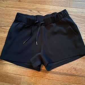Lululemon On The Fly Short size 8